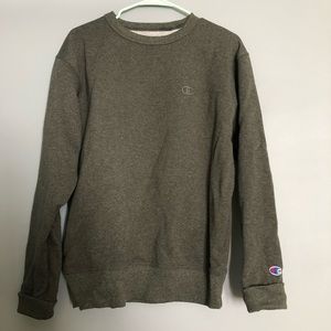 Olive green Champion sweatshirt! Logo